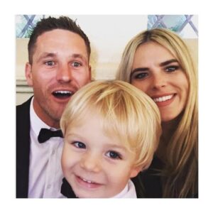 Joshua’s ex‑girlfriend before Elise exposes him for being an active addict and a deadbeat dad Joshua’s ex‑girlfriend before Elise exposes him for being an active addict and a deadbeat dad